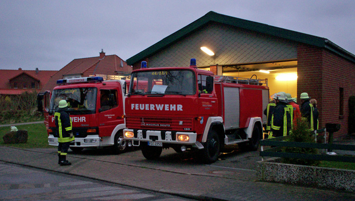 autos vor geraetehaus